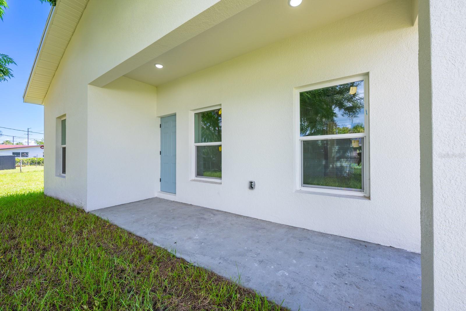 Image 13 of 23 For 1720 Deleon Avenue