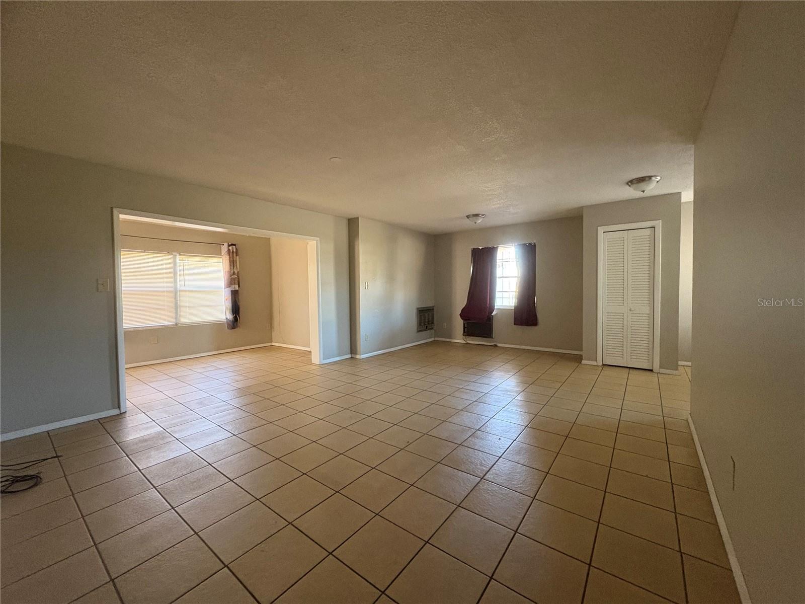 Image 5 of 11 For 1822 Horne Avenue