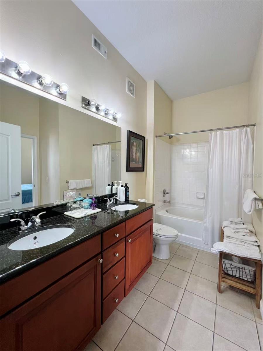 Image 16 of 36 For 5257 Cane Island Loop 402