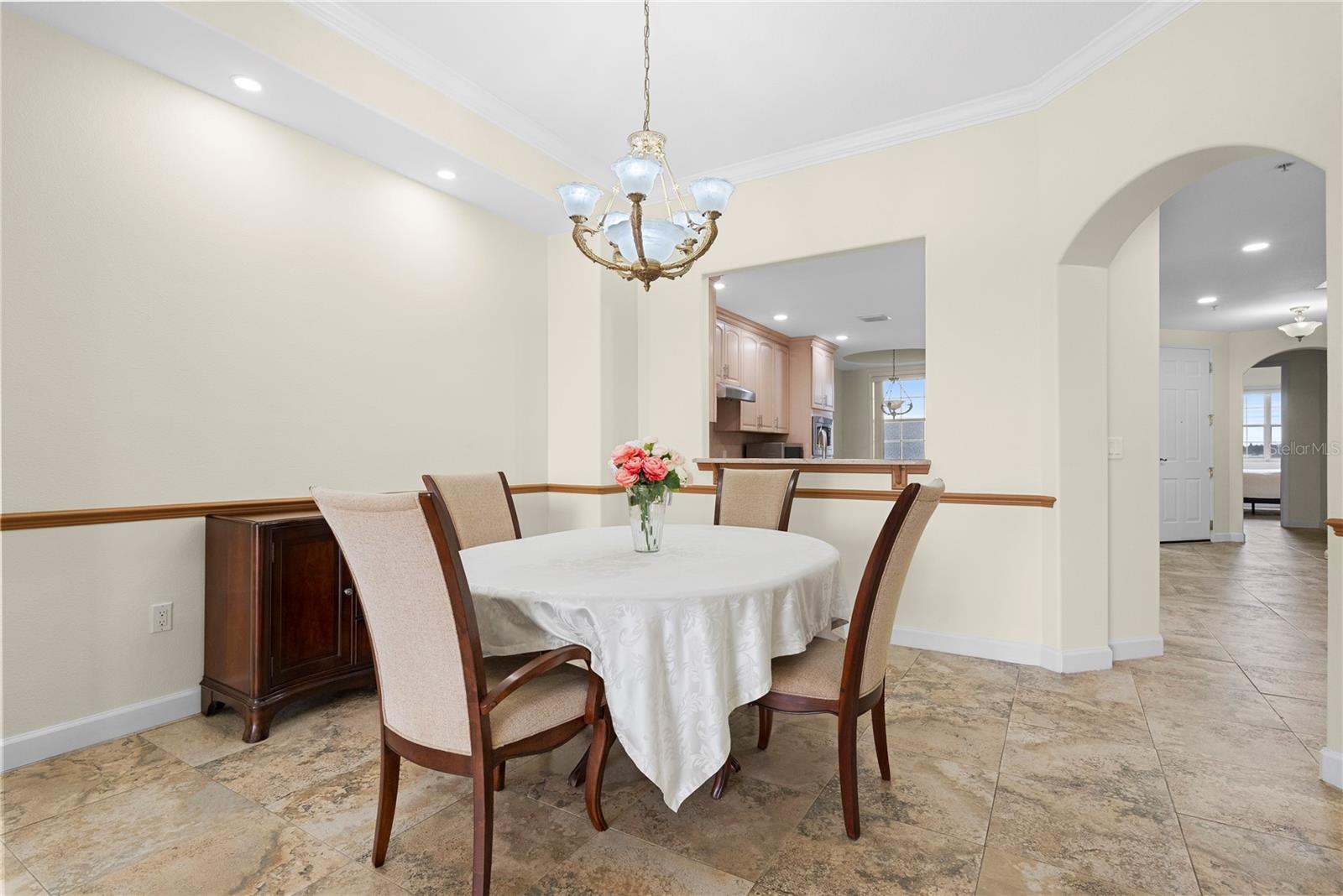 Image 11 of 31 For 8749 The Esplanade  16