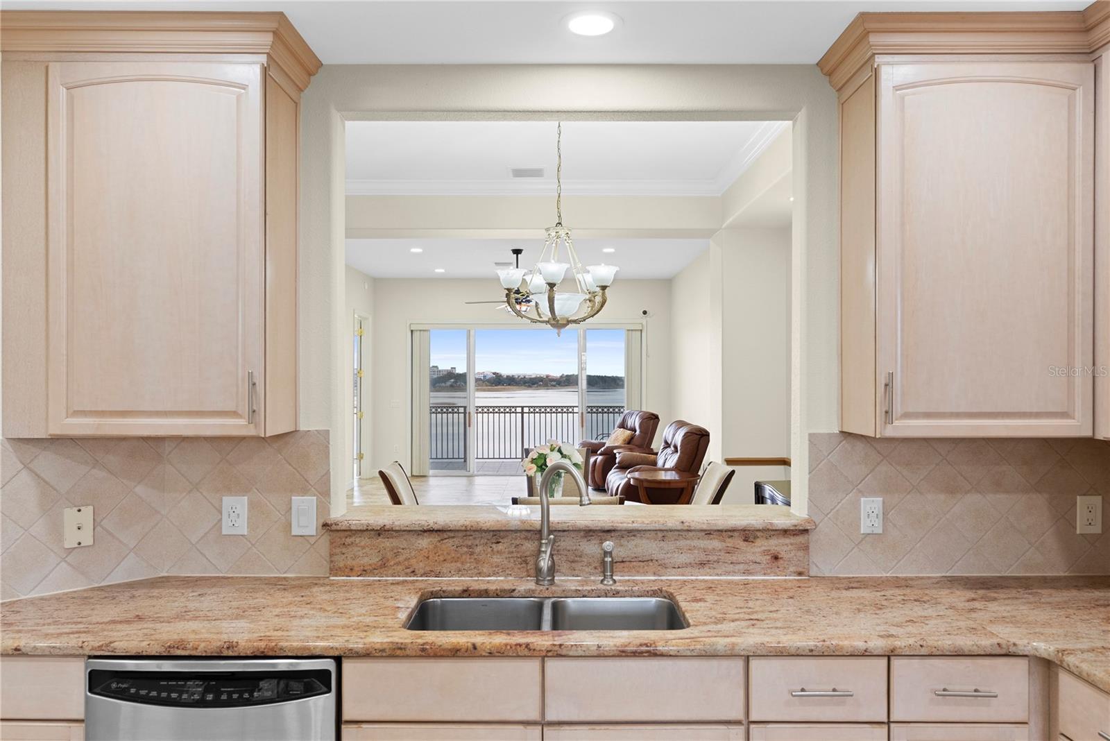 Image 31 of 31 For 8749 The Esplanade  16