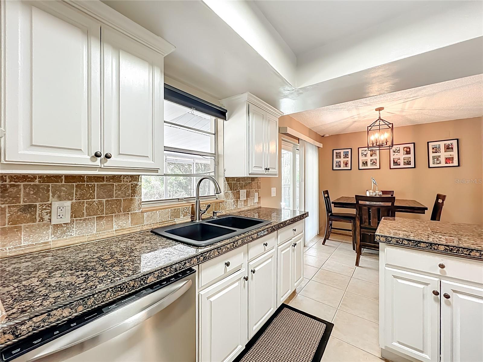 Image 18 of 39 For 1508 Meadowlark Street