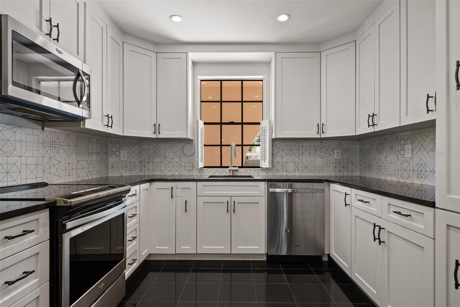 Image 12 of 55 For 106 Interlachen Avenue 118