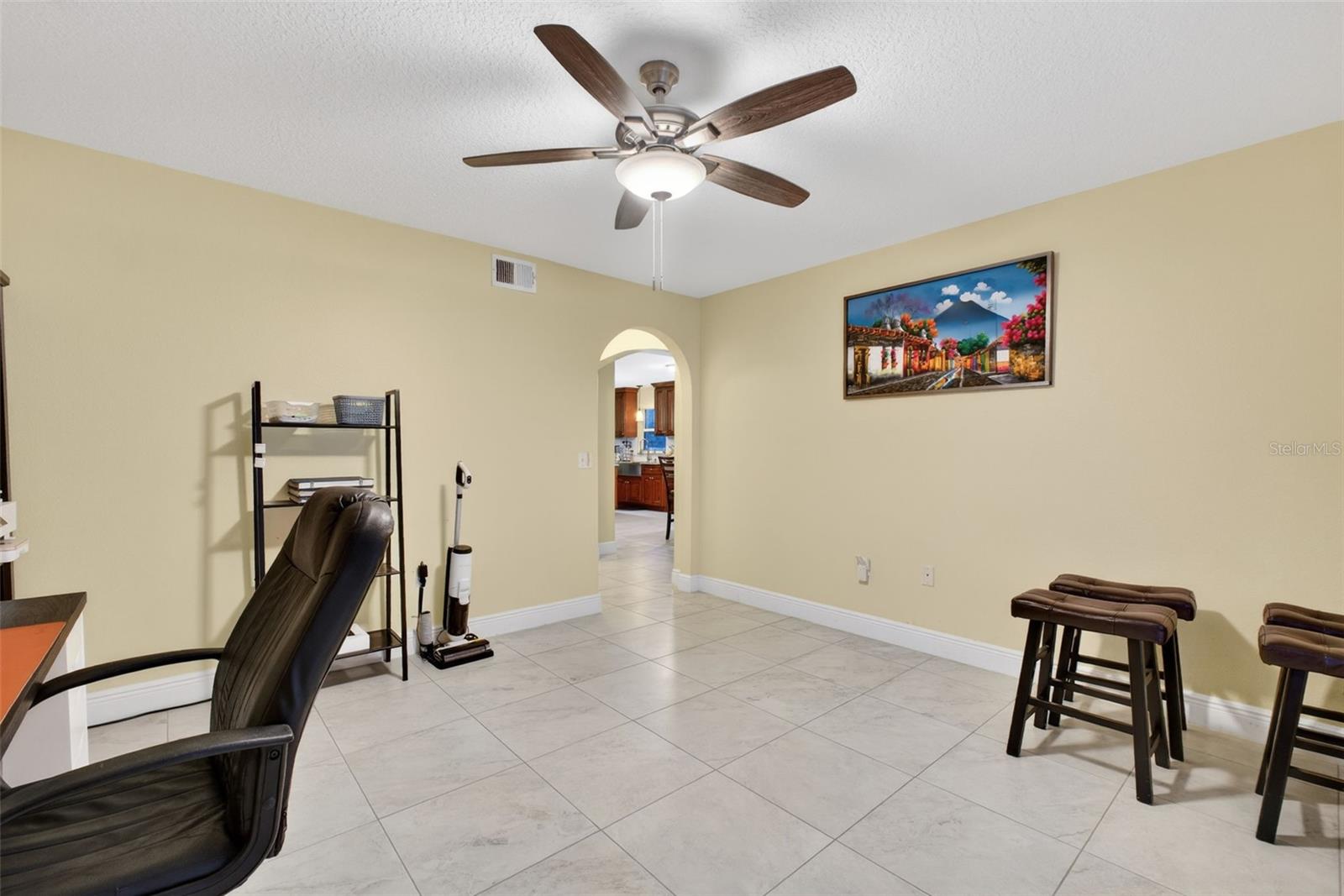 Image 15 of 35 For 871 Courtland Boulevard