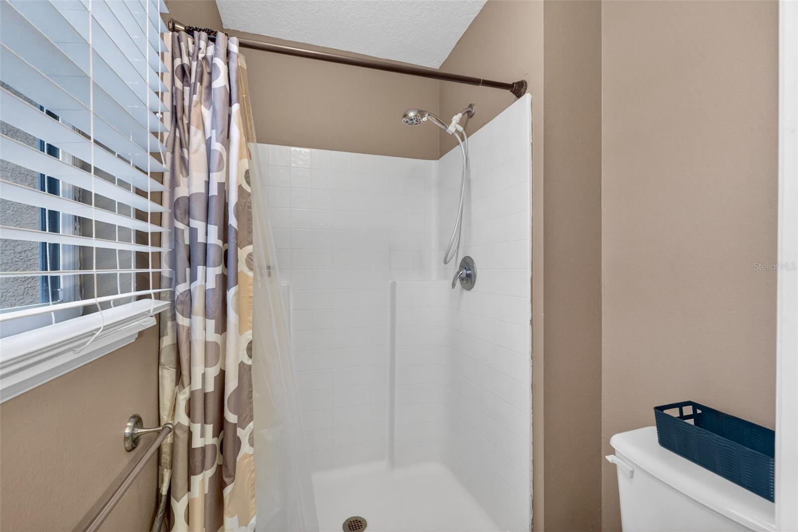 Image 19 of 35 For 871 Courtland Boulevard