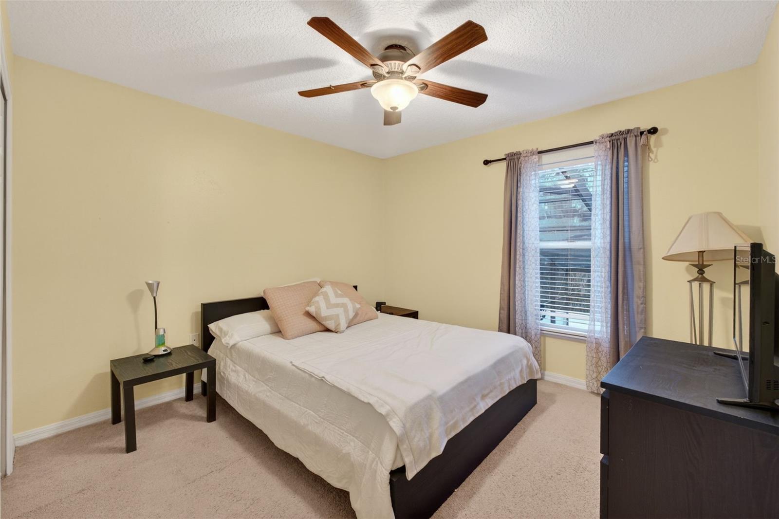 Image 24 of 35 For 871 Courtland Boulevard