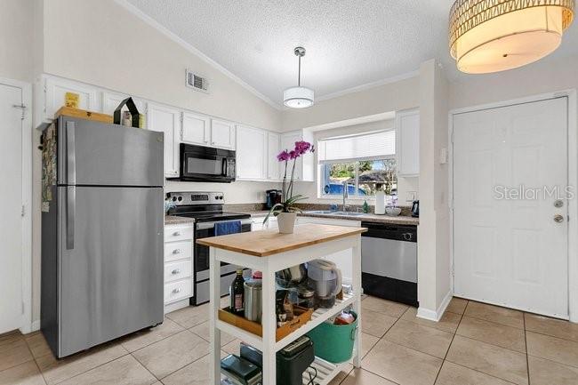 Image 4 of 21 For 172 Grove Street