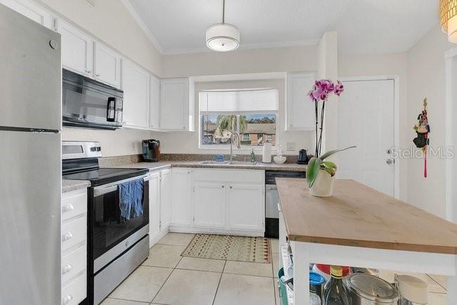 Image 6 of 21 For 172 Grove Street