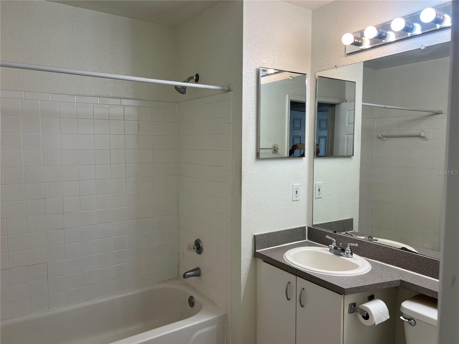 Image 10 of 24 For 8915 Latrec Ave  2201