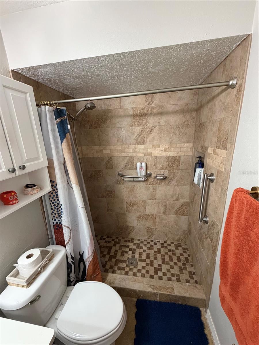 Image 18 of 31 For 4790 Tangerine Avenue 4790