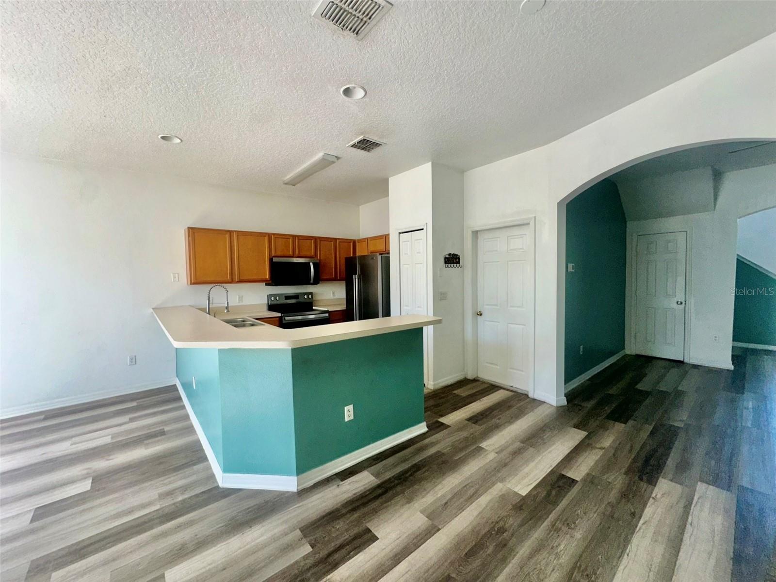 Image 10 of 36 For 4304 Paradise Cove Court