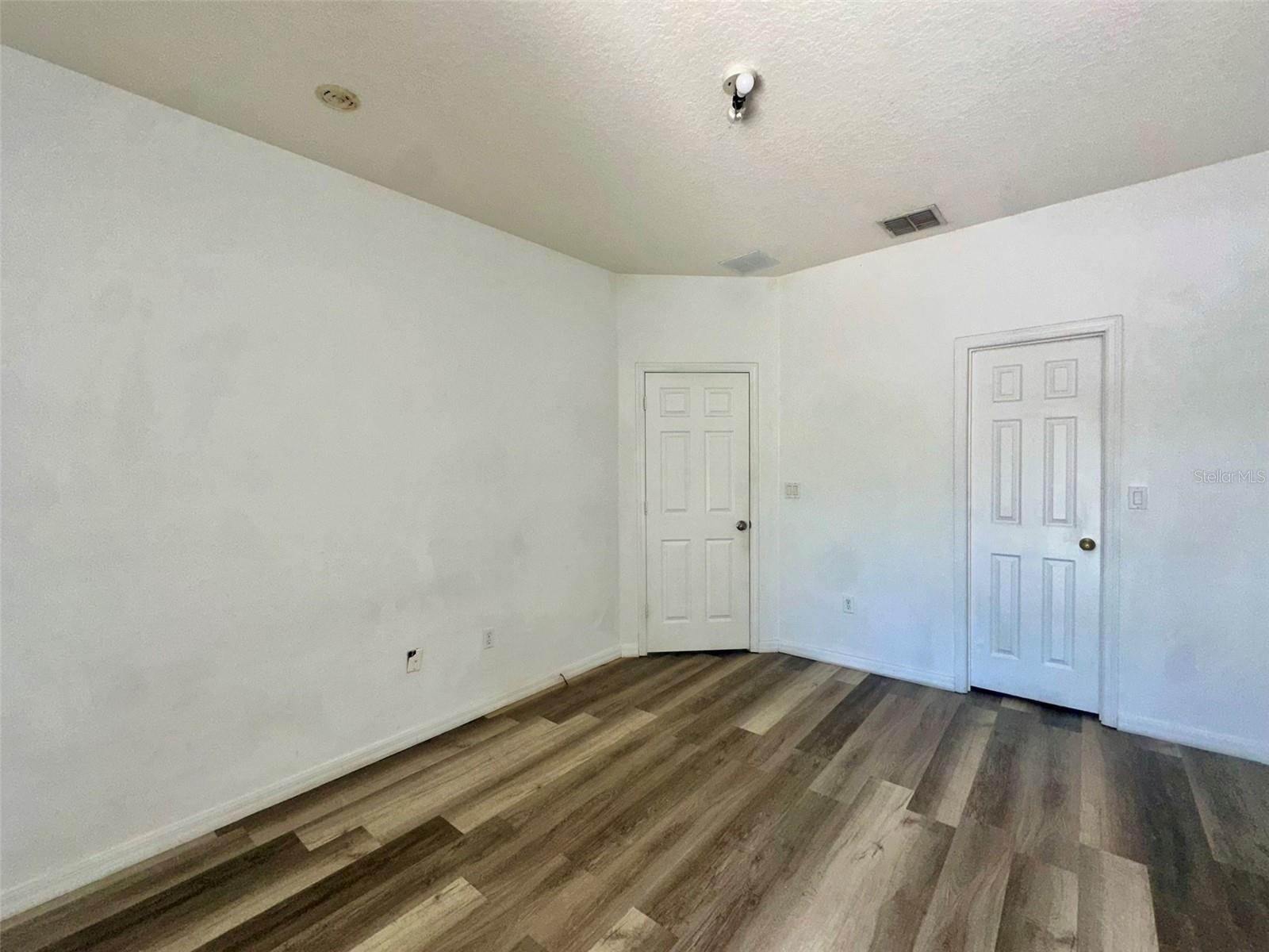 Image 15 of 36 For 4304 Paradise Cove Court