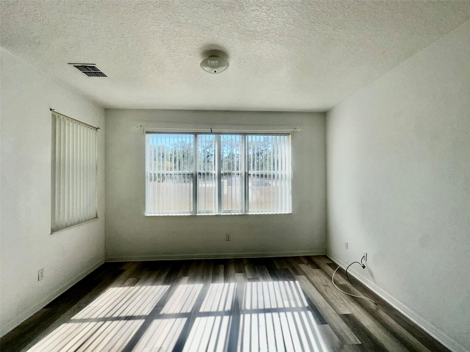 Image 16 of 36 For 4304 Paradise Cove Court