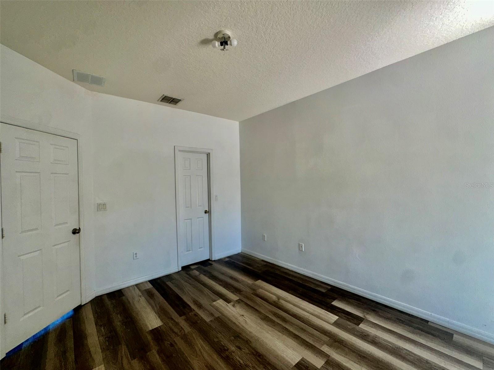 Image 18 of 36 For 4304 Paradise Cove Court