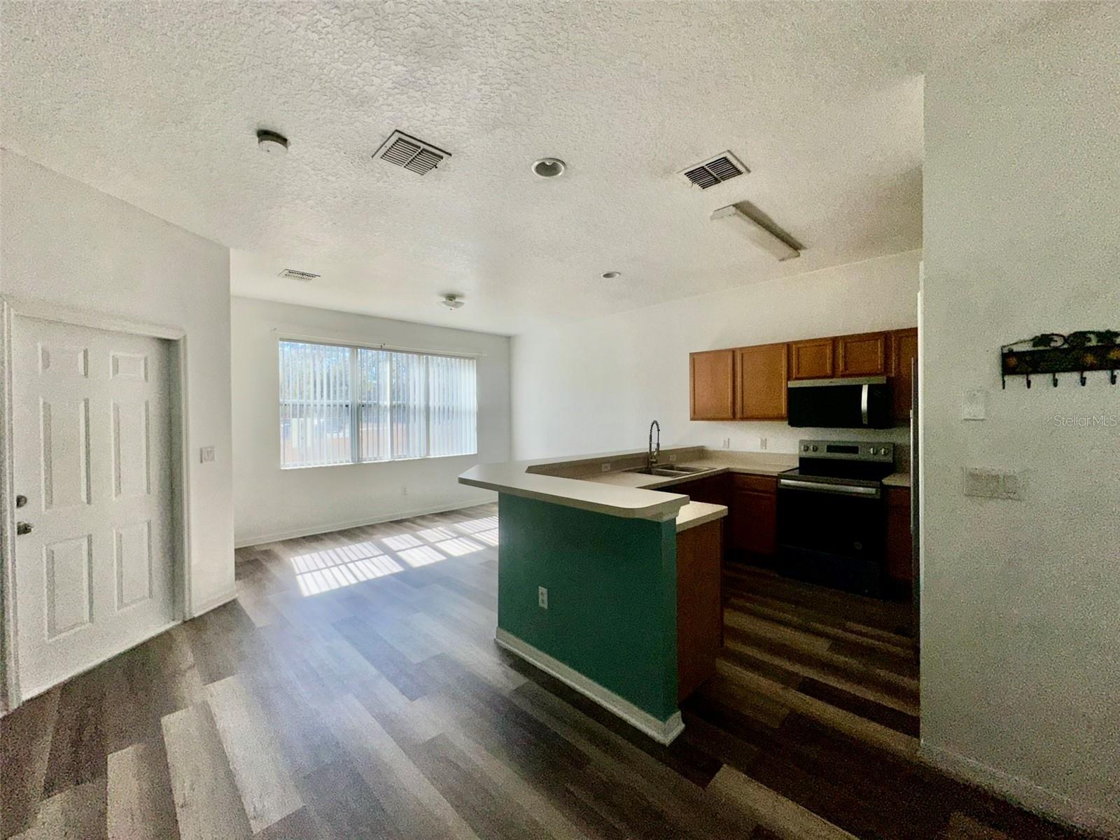 Image 5 of 36 For 4304 Paradise Cove Court