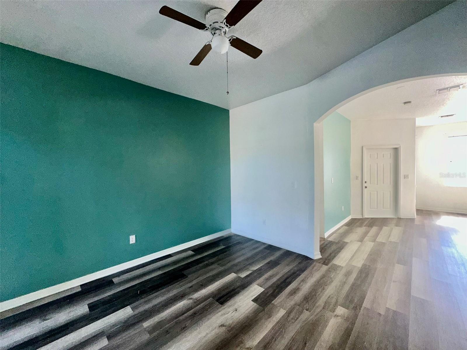 Image 6 of 36 For 4304 Paradise Cove Court