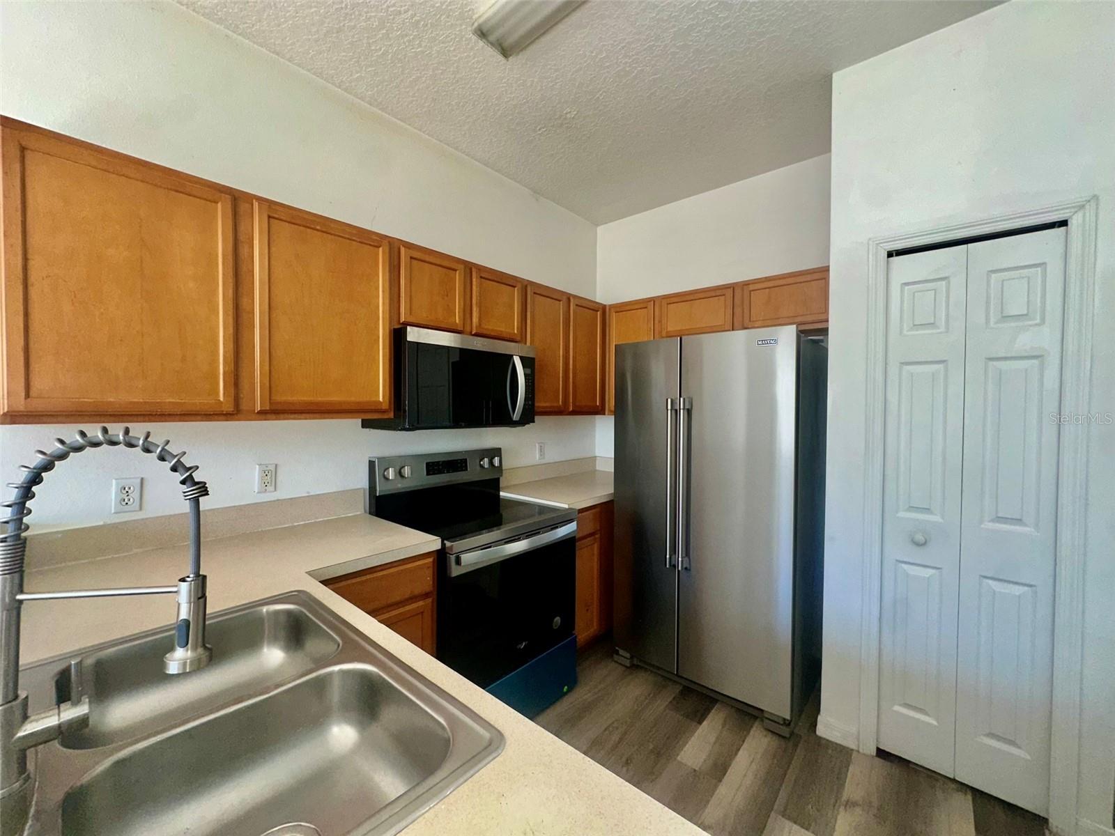 Image 9 of 36 For 4304 Paradise Cove Court