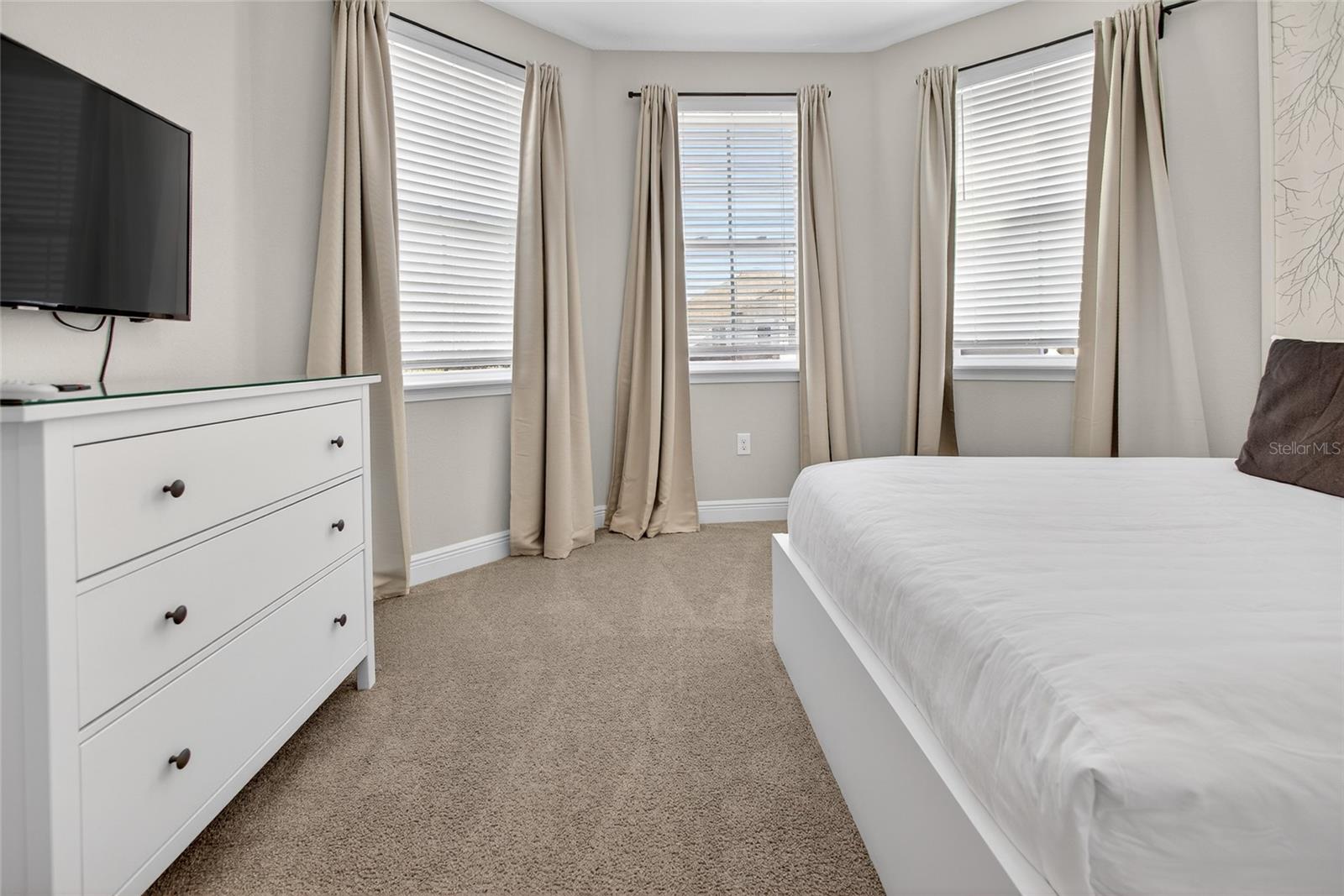 Image 25 of 98 For 7666 Fairfax Drive