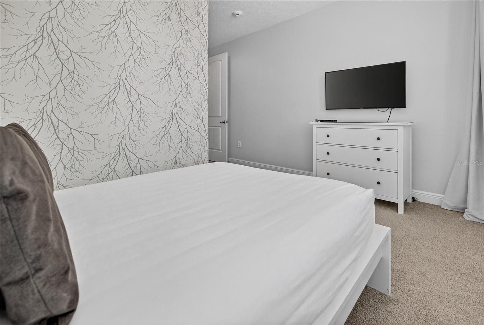 Image 26 of 98 For 7666 Fairfax Drive