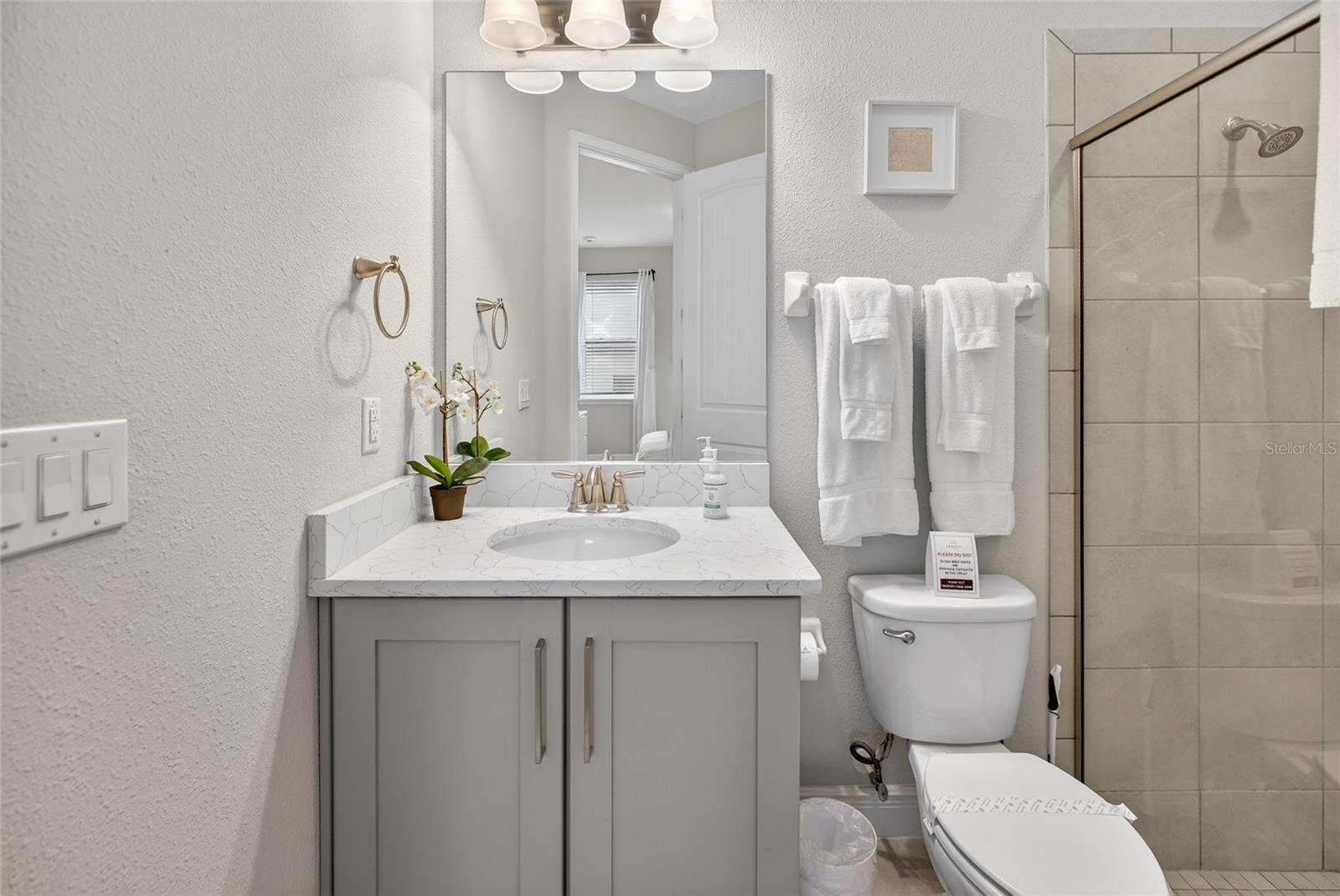 Image 4 of 98 For 7666 Fairfax Drive