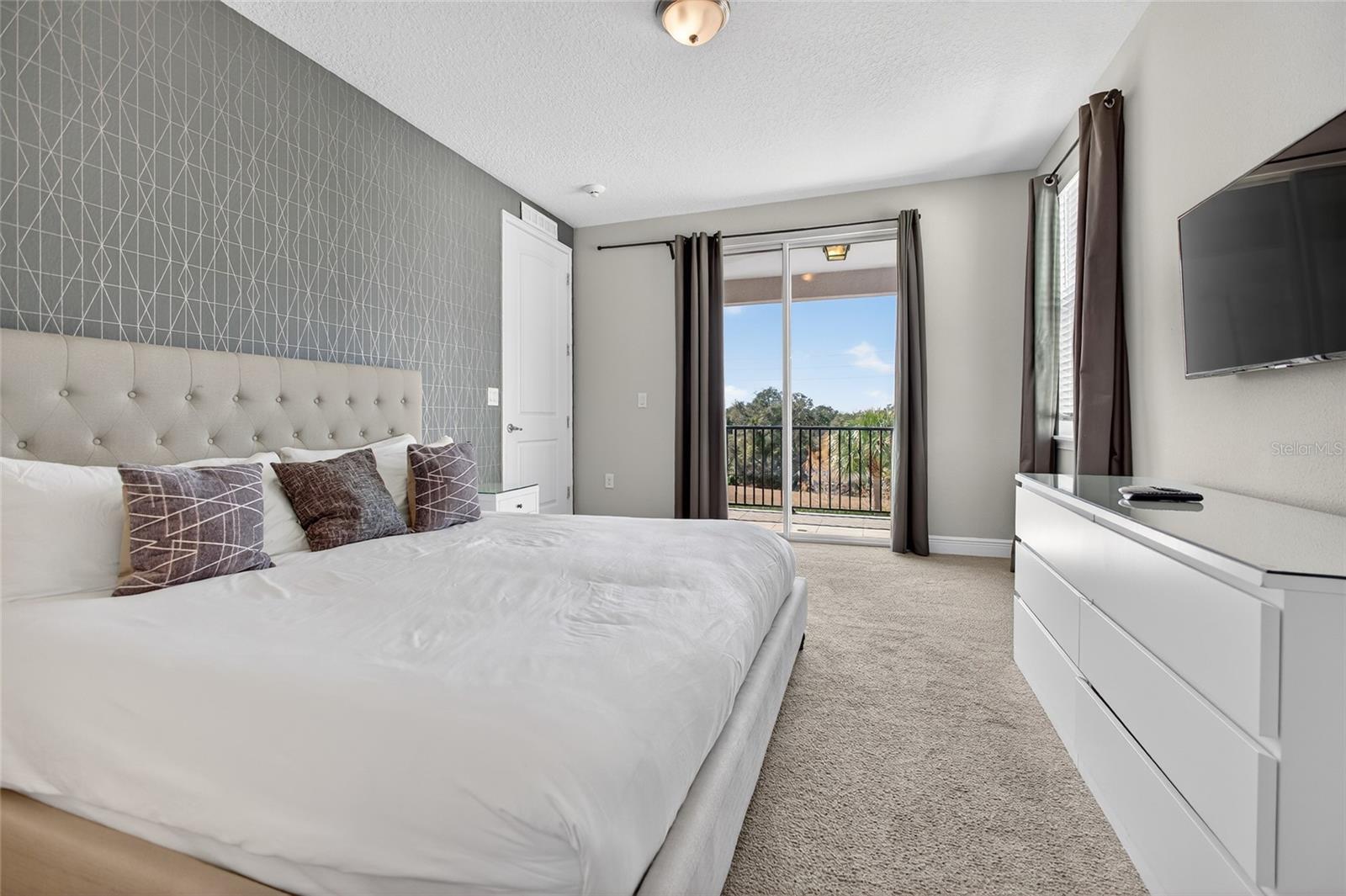 Image 56 of 98 For 7666 Fairfax Drive