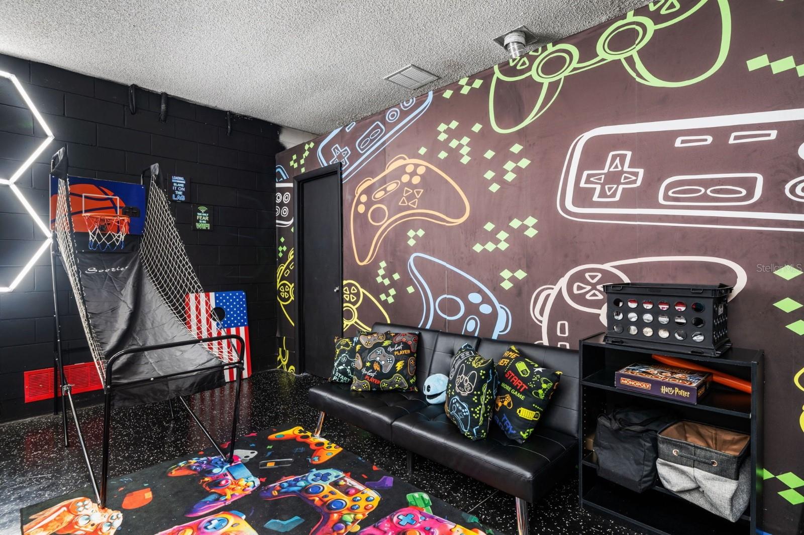 Image 14 of 53 For 137 Roma Way