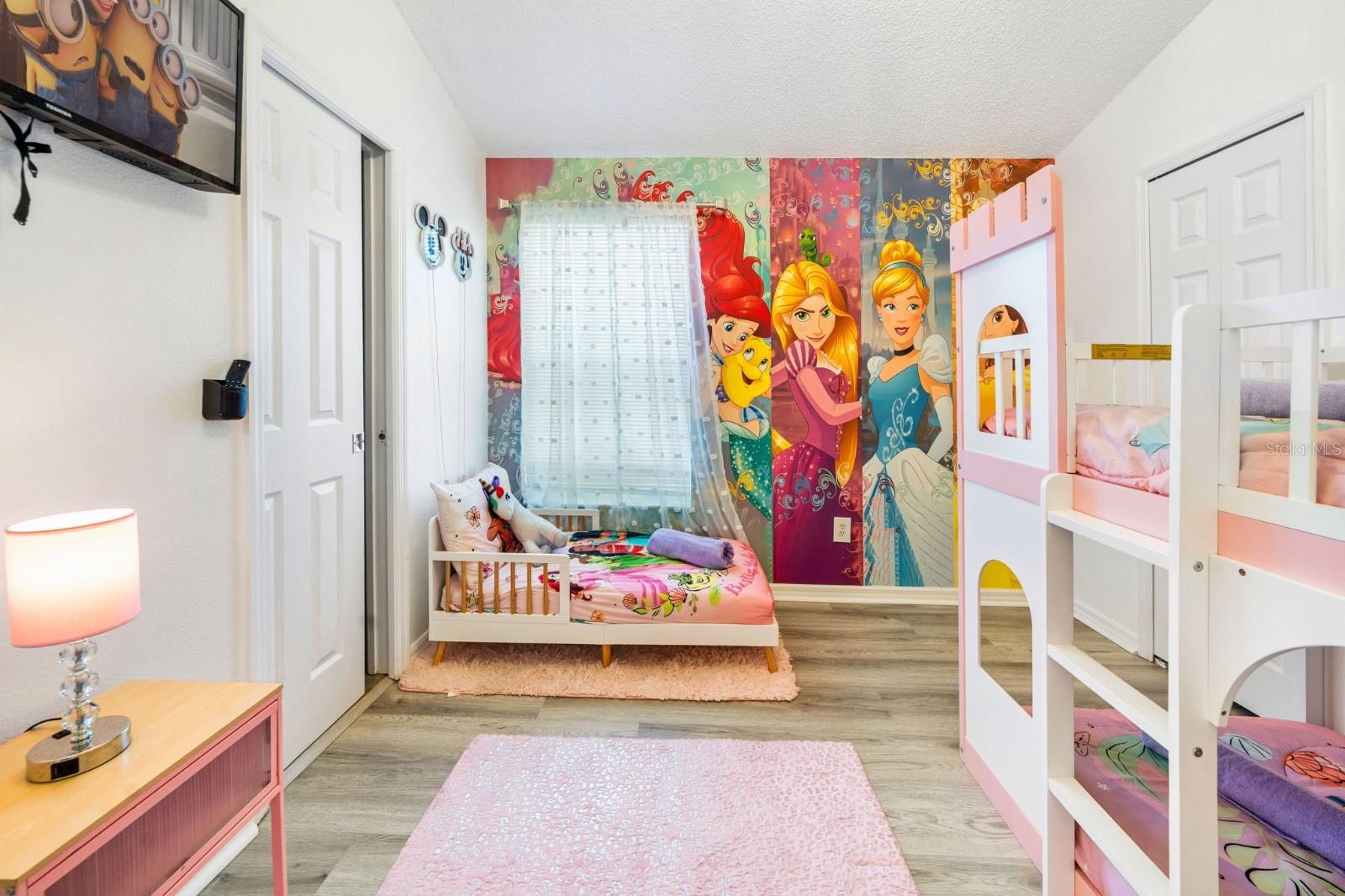 Image 16 of 53 For 137 Roma Way