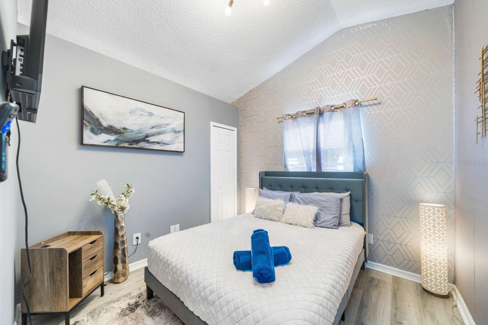 Image 17 of 53 For 137 Roma Way