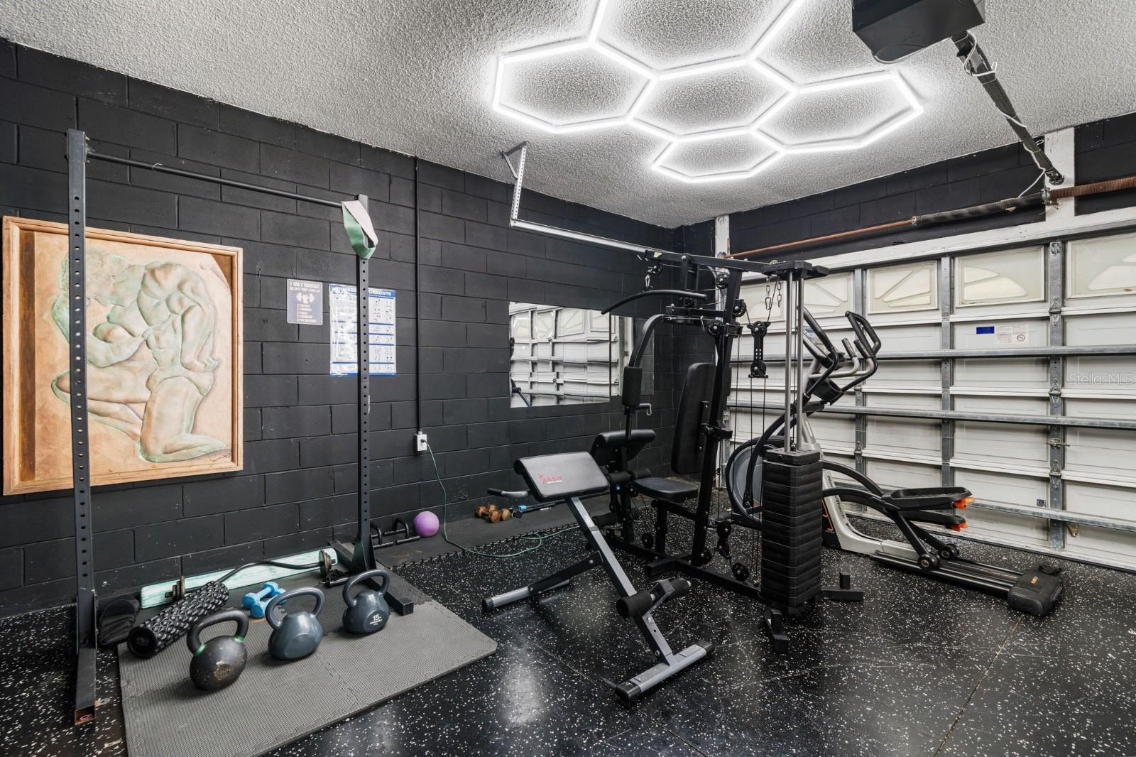 Image 19 of 53 For 137 Roma Way