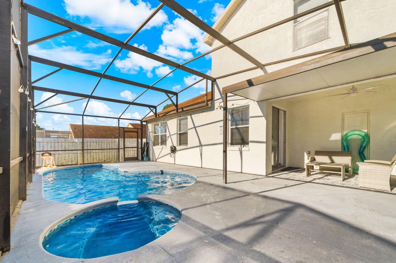 Image 2 of 53 For 137 Roma Way