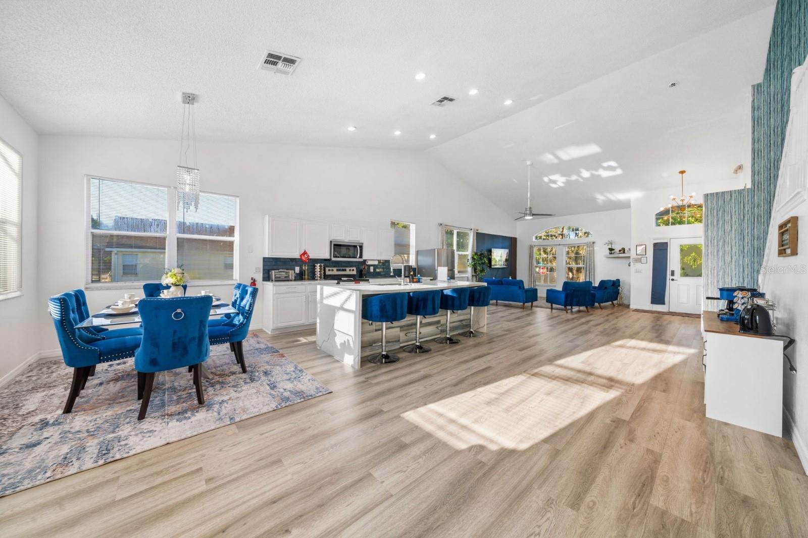 Image 29 of 53 For 137 Roma Way