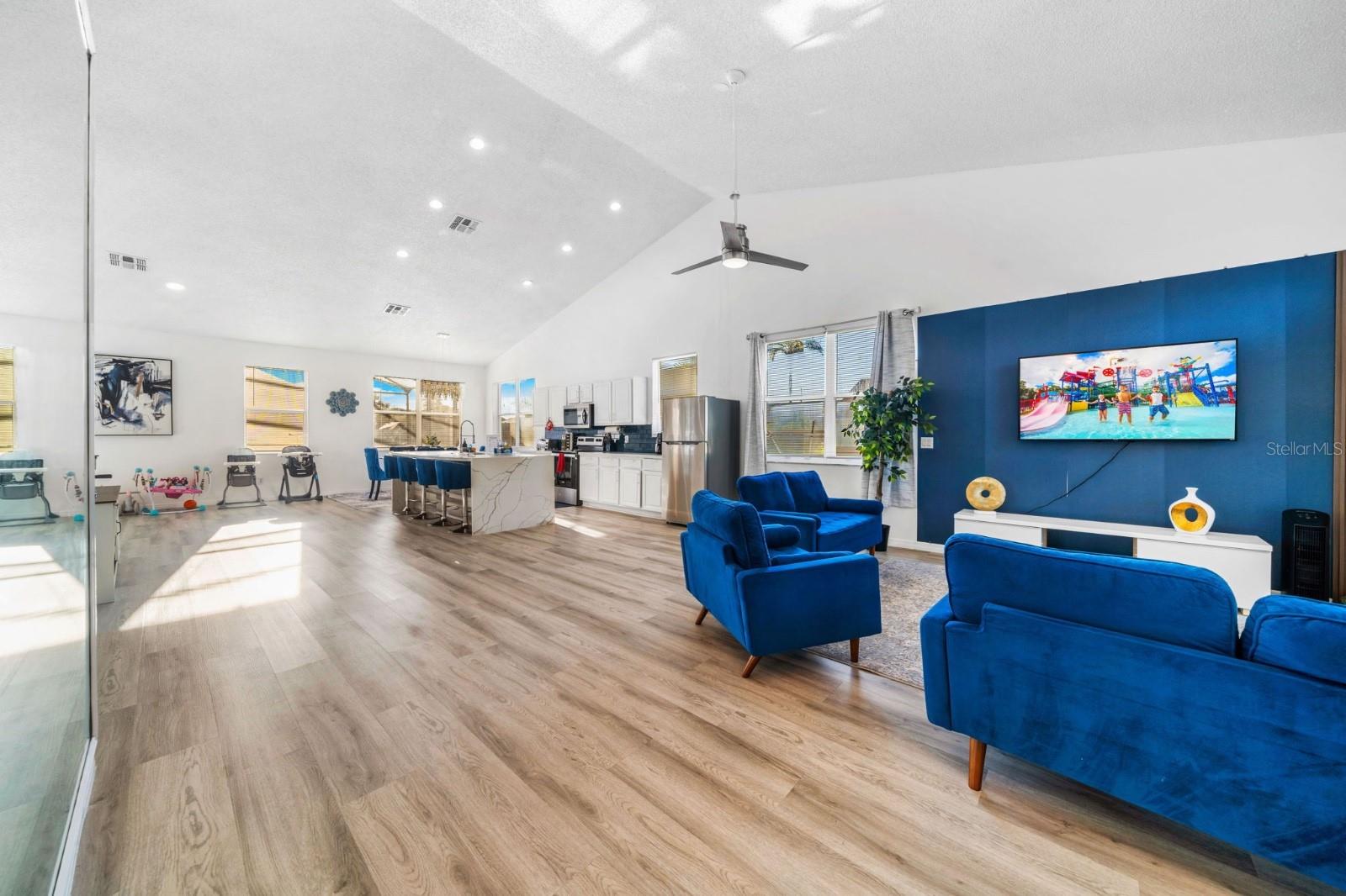 Image 3 of 53 For 137 Roma Way