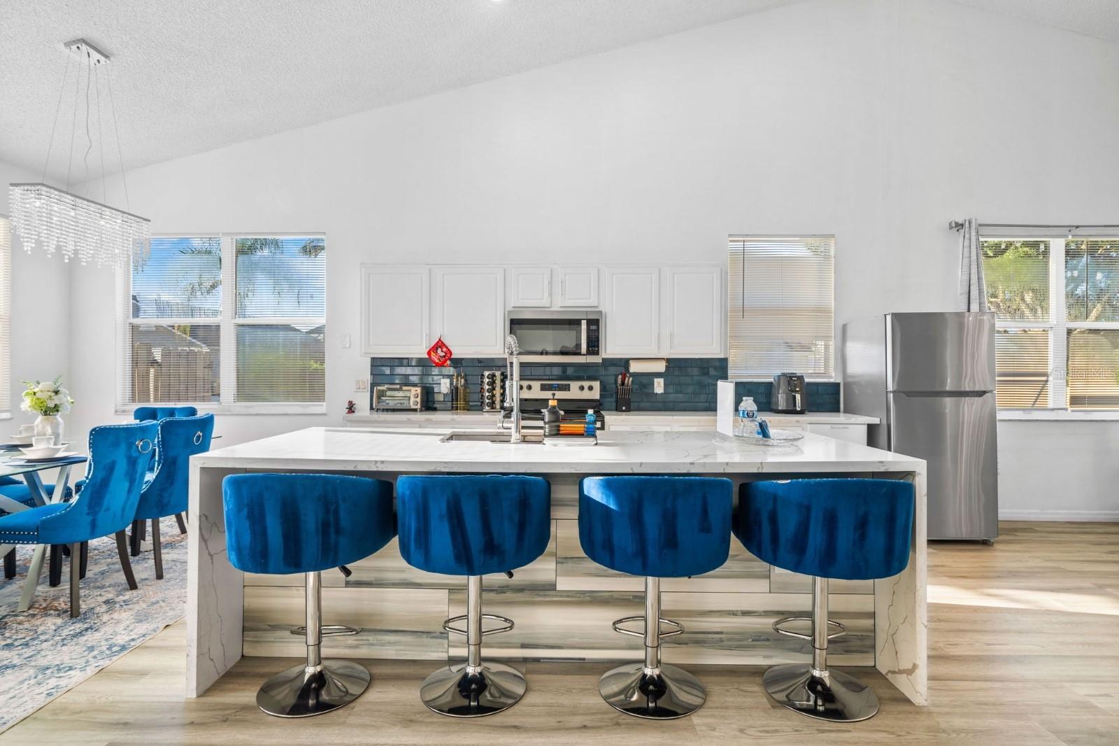 Image 4 of 53 For 137 Roma Way