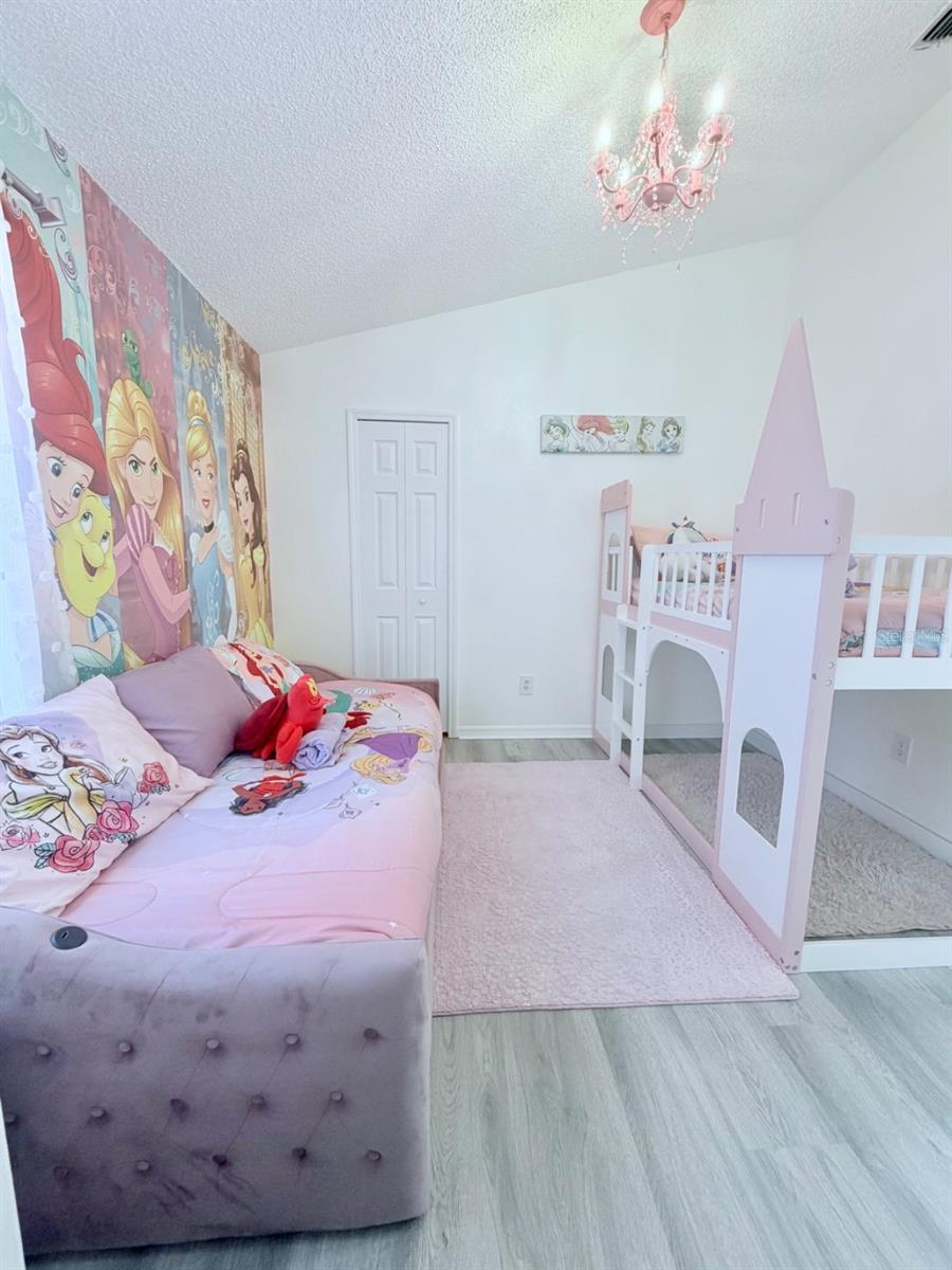 Image 42 of 53 For 137 Roma Way