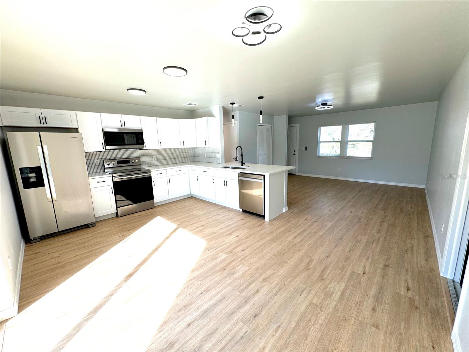 Image 7 of 24 For 4732 Lighthouse Circle