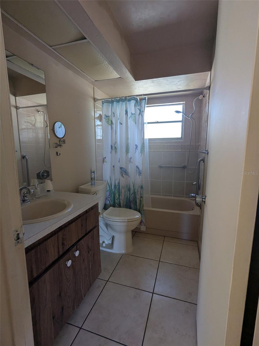 Image 12 of 15 For 515 Jefferson Street