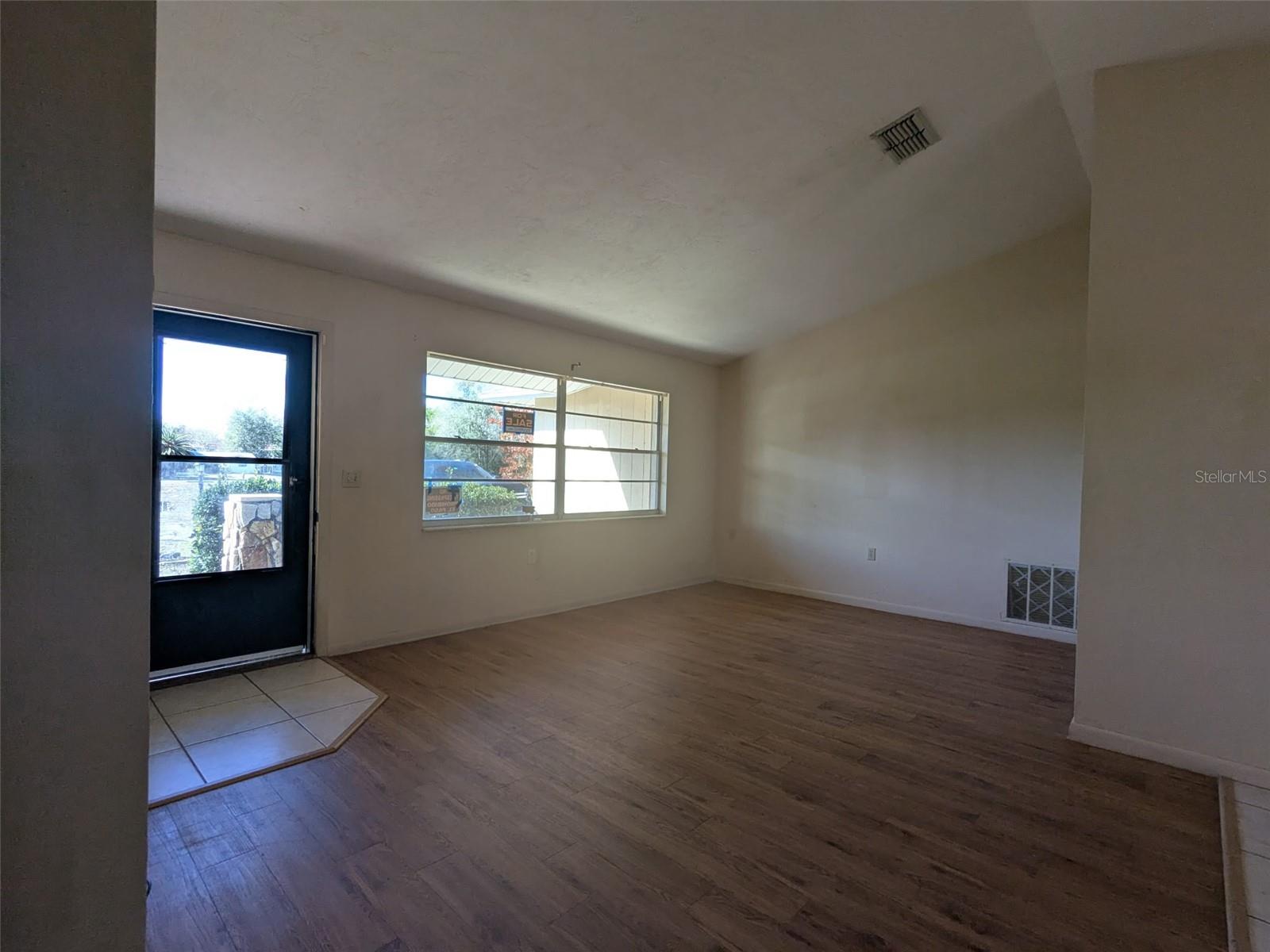 Image 2 of 15 For 515 Jefferson Street