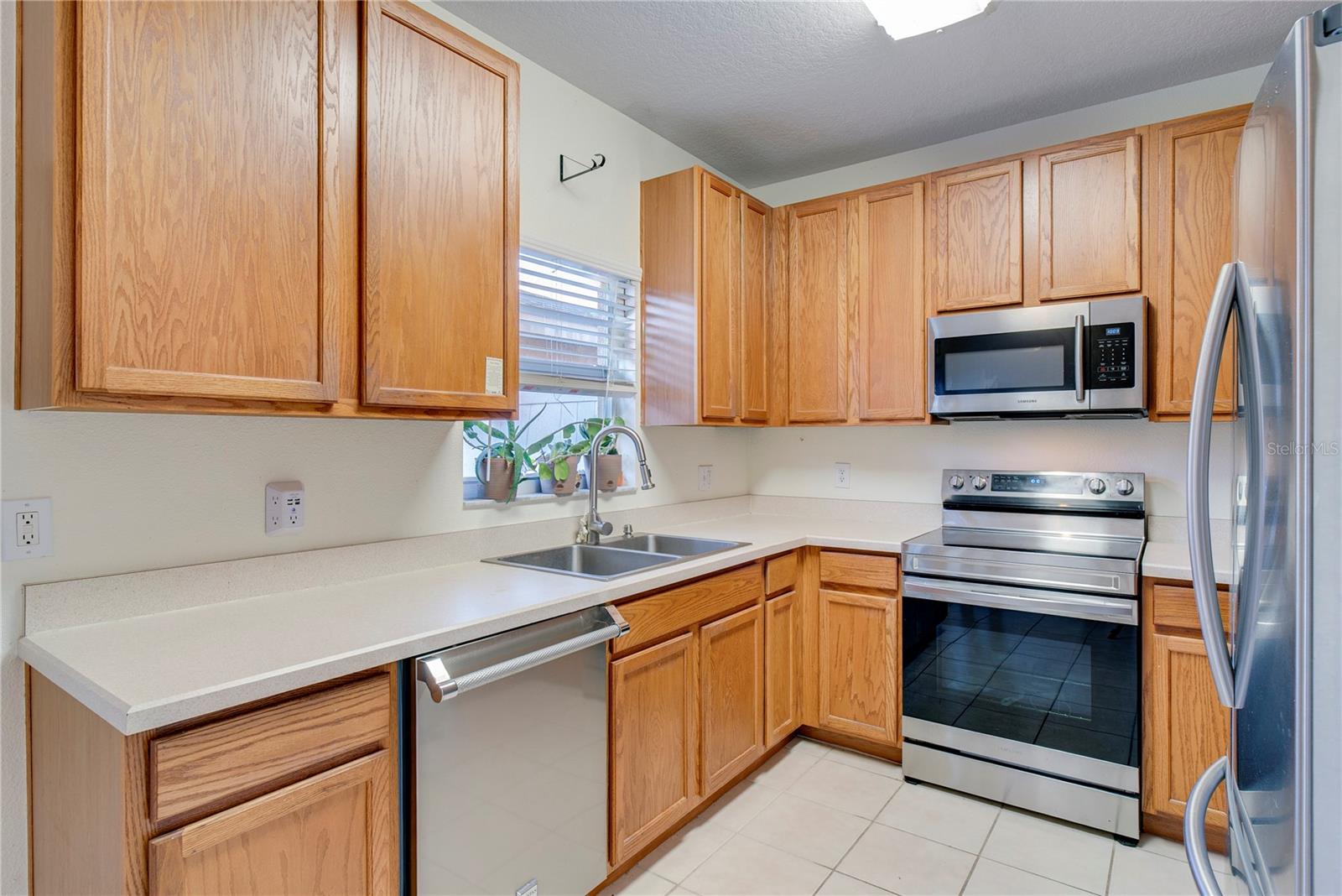 Image 7 of 21 For 216 Deepcove Road