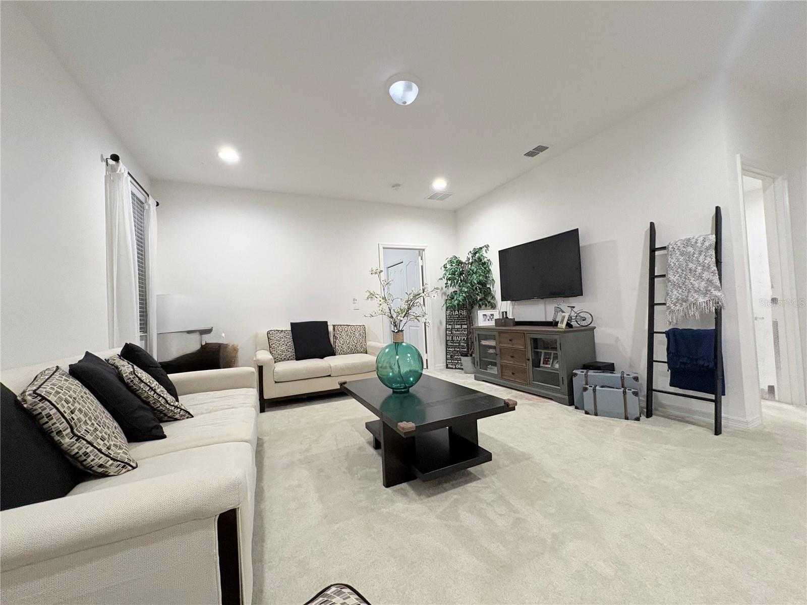 Image 14 of 31 For 8205 Bayliss Court