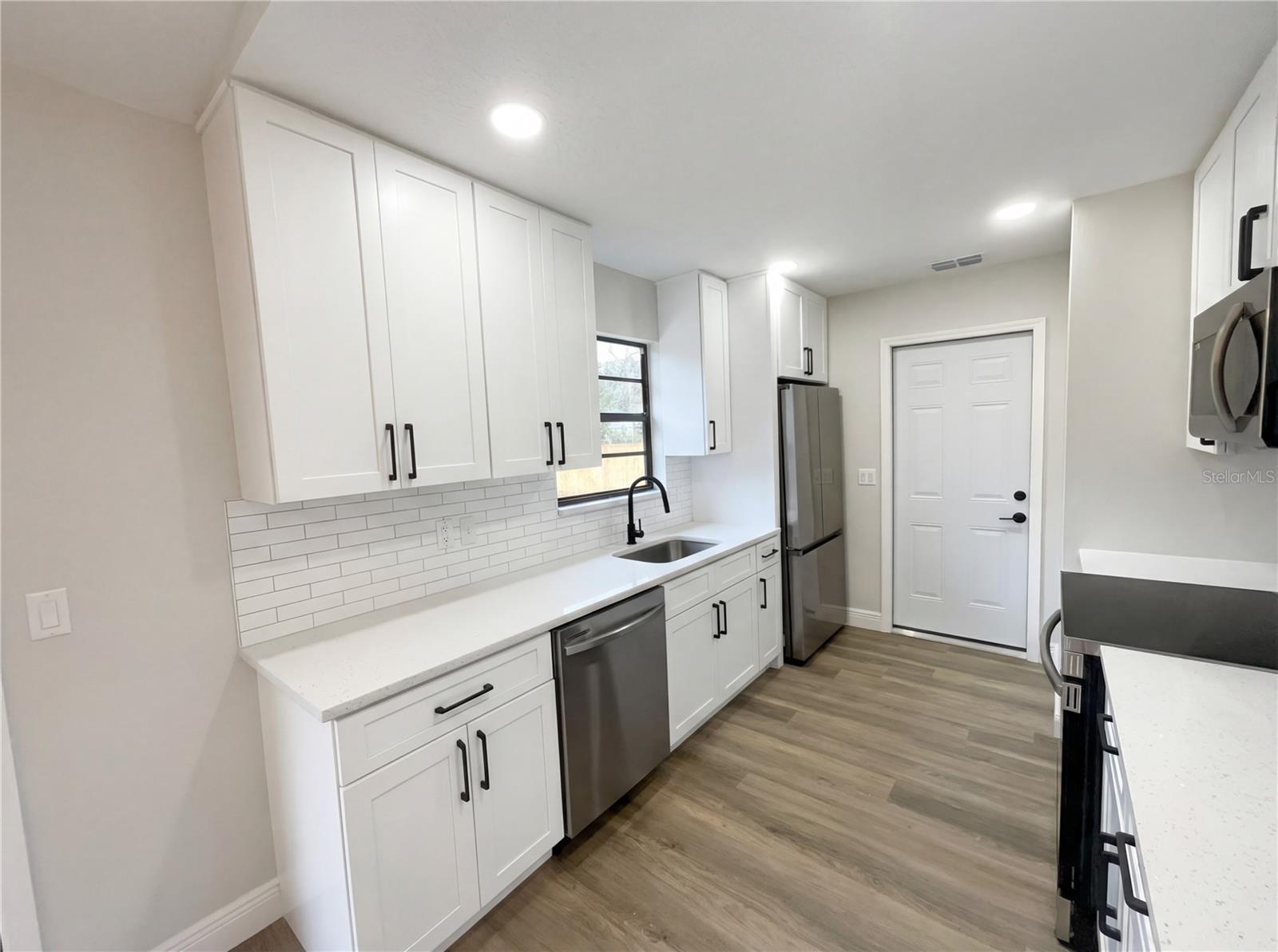 Image 10 of 26 For 4864 Lake Shore Drive