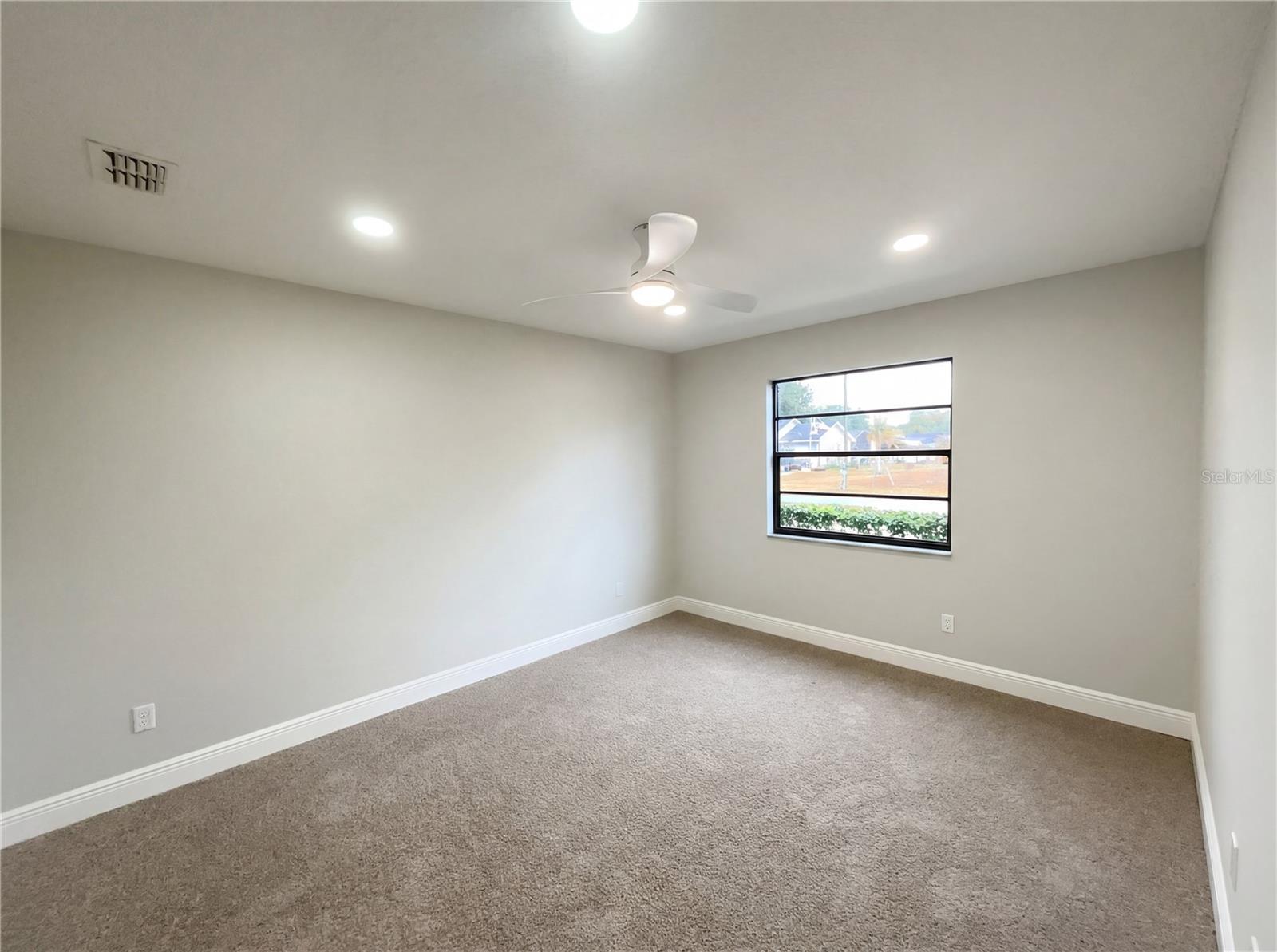 Image 20 of 26 For 4864 Lake Shore Drive