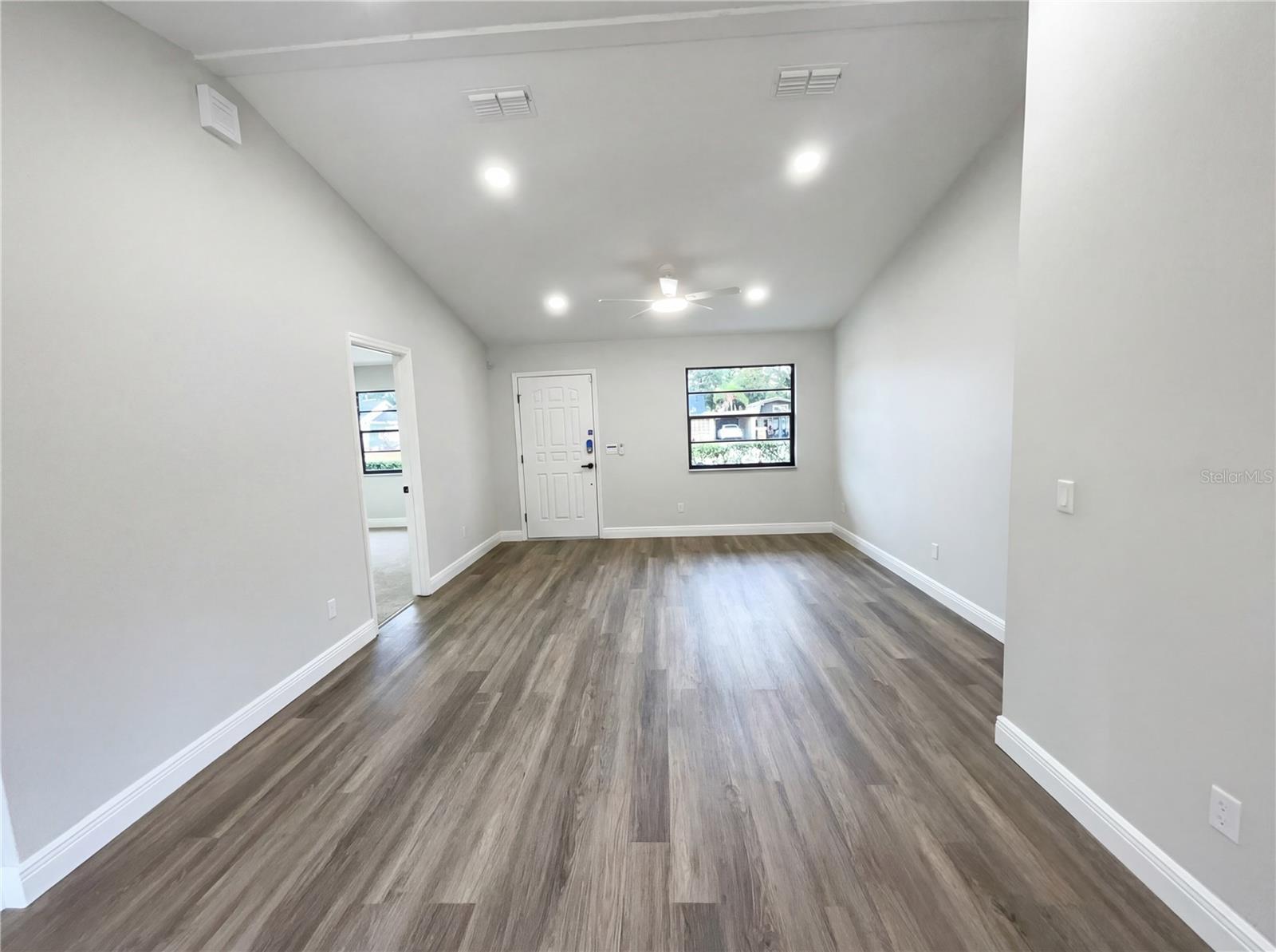 Image 3 of 26 For 4864 Lake Shore Drive