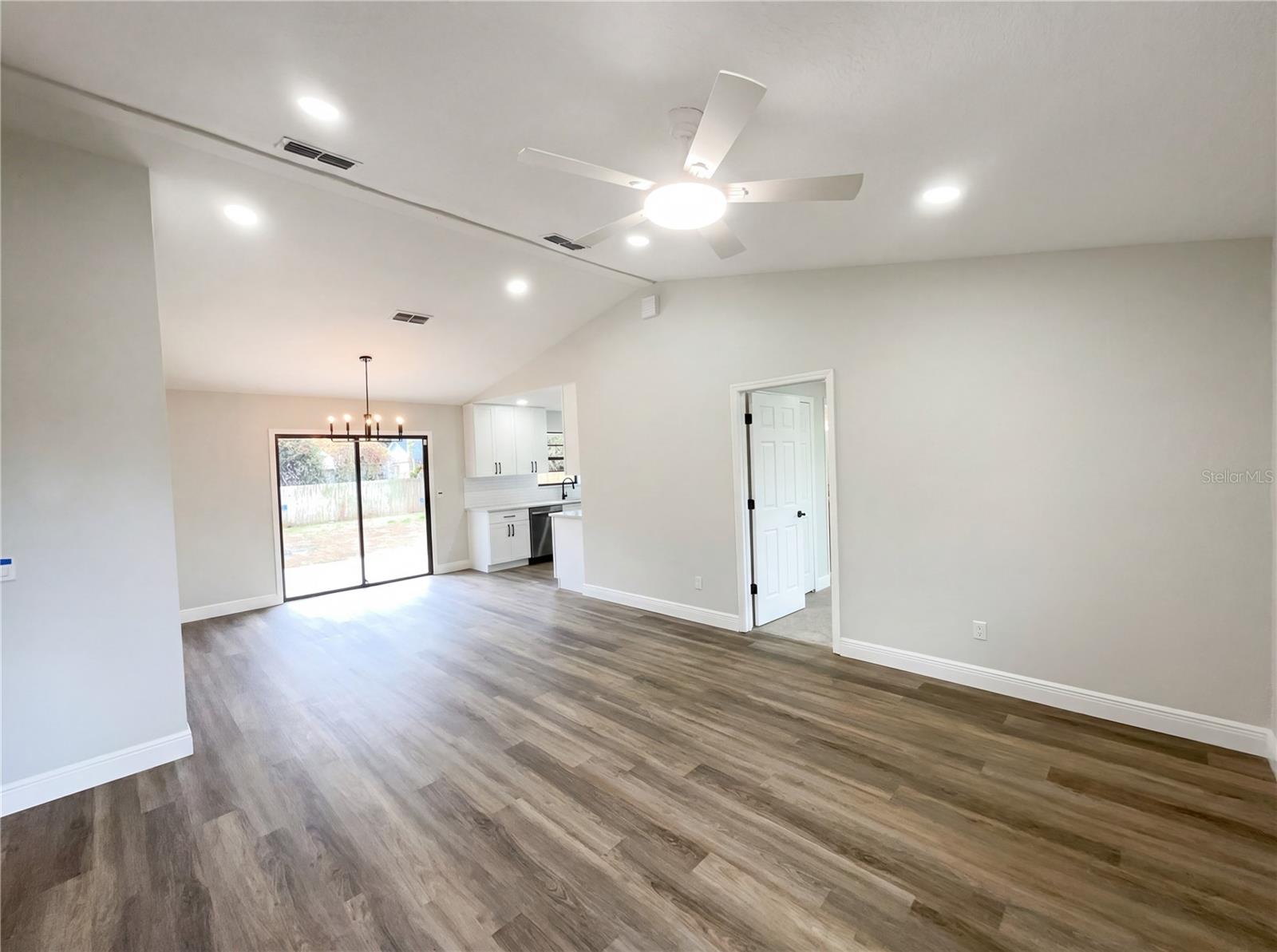 Image 8 of 26 For 4864 Lake Shore Drive