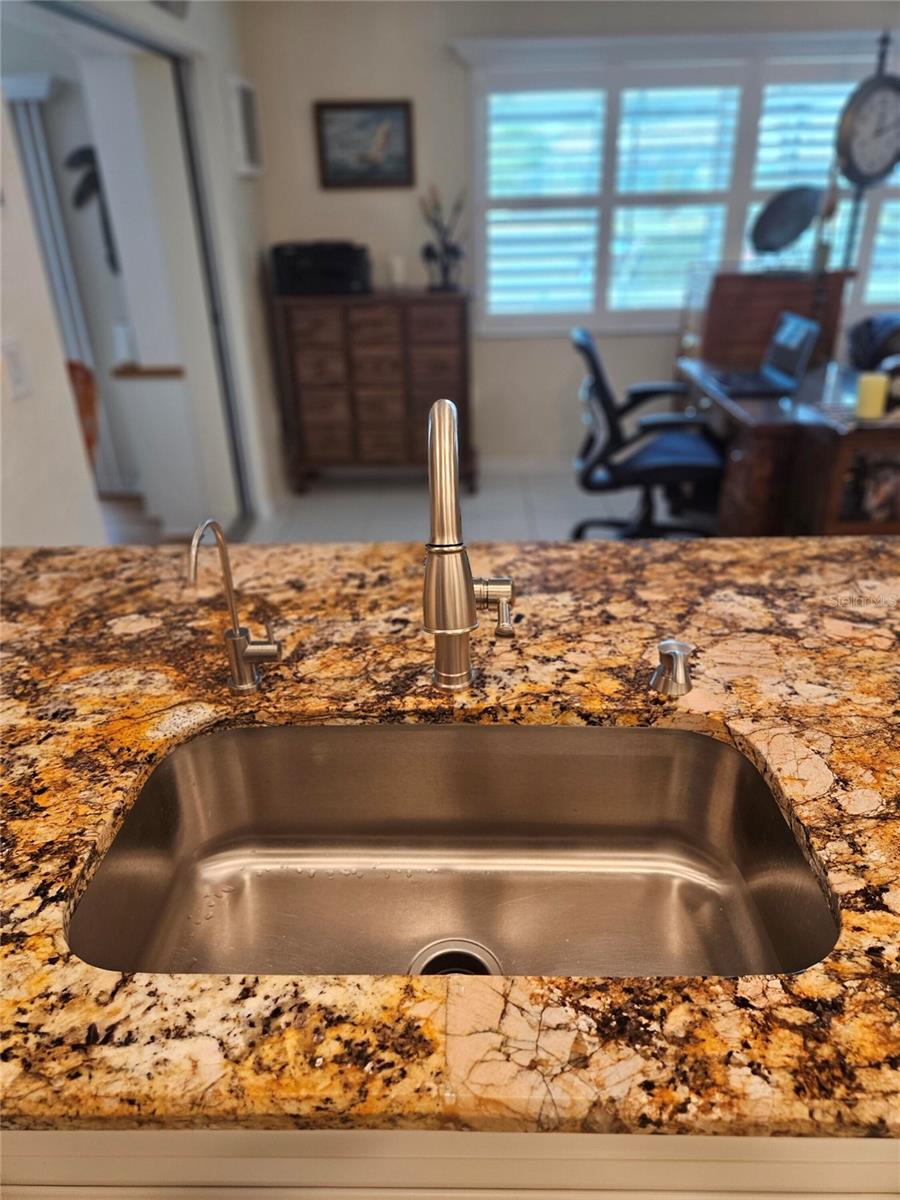 Image 14 of 62 For 1706 Lakeside Court