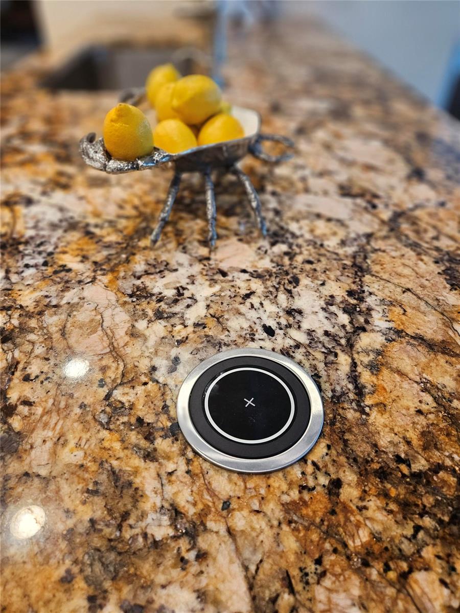 Image 15 of 62 For 1706 Lakeside Court