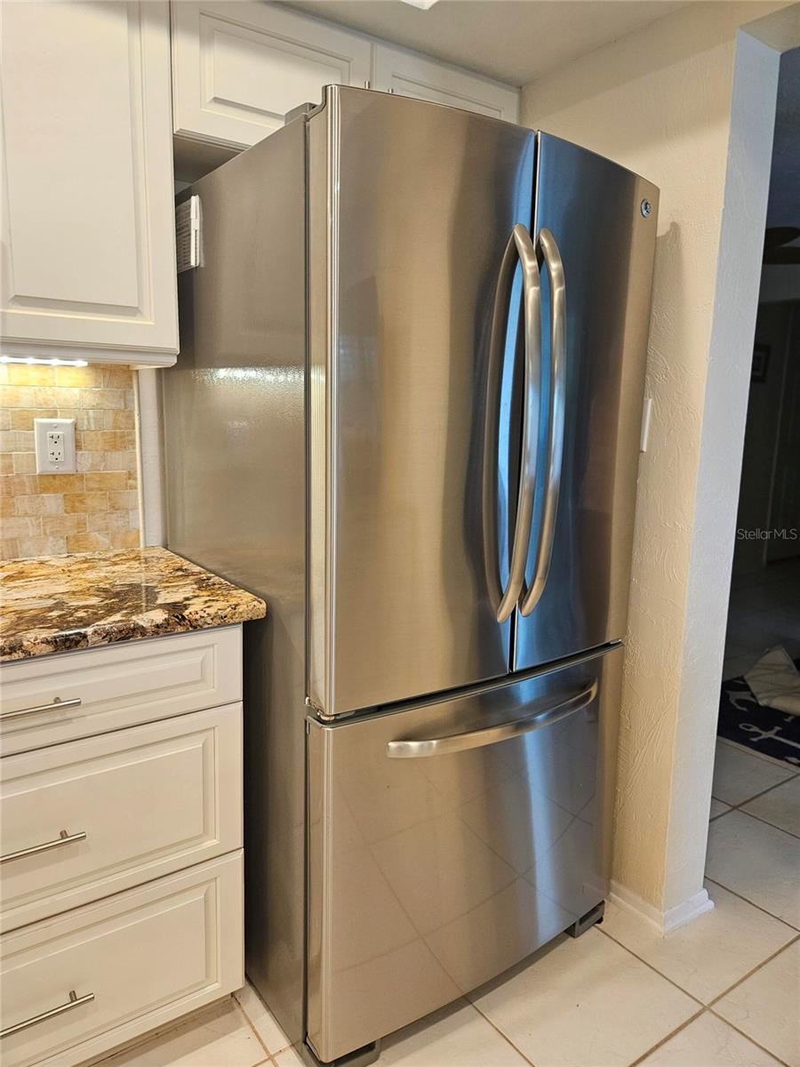 Image 18 of 62 For 1706 Lakeside Court