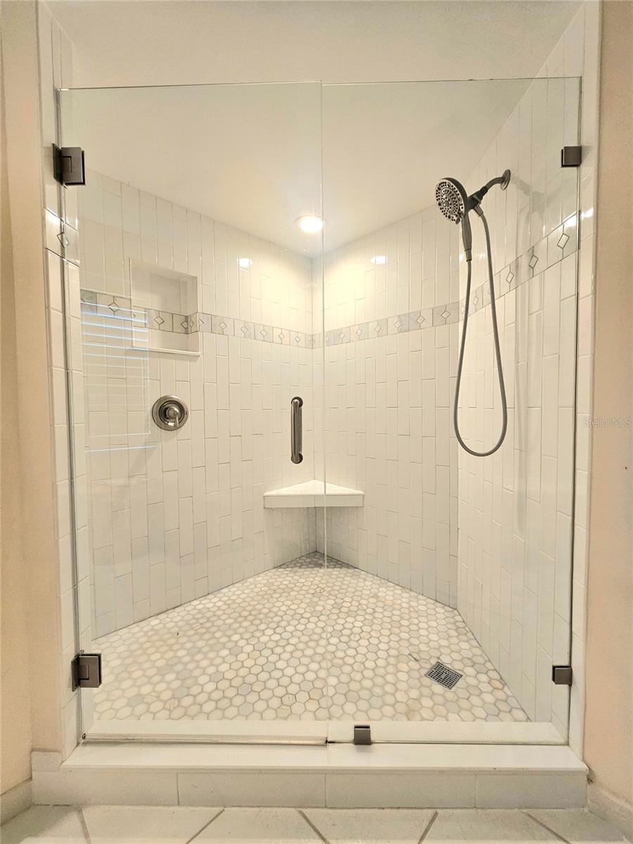 Image 53 of 62 For 1706 Lakeside Court