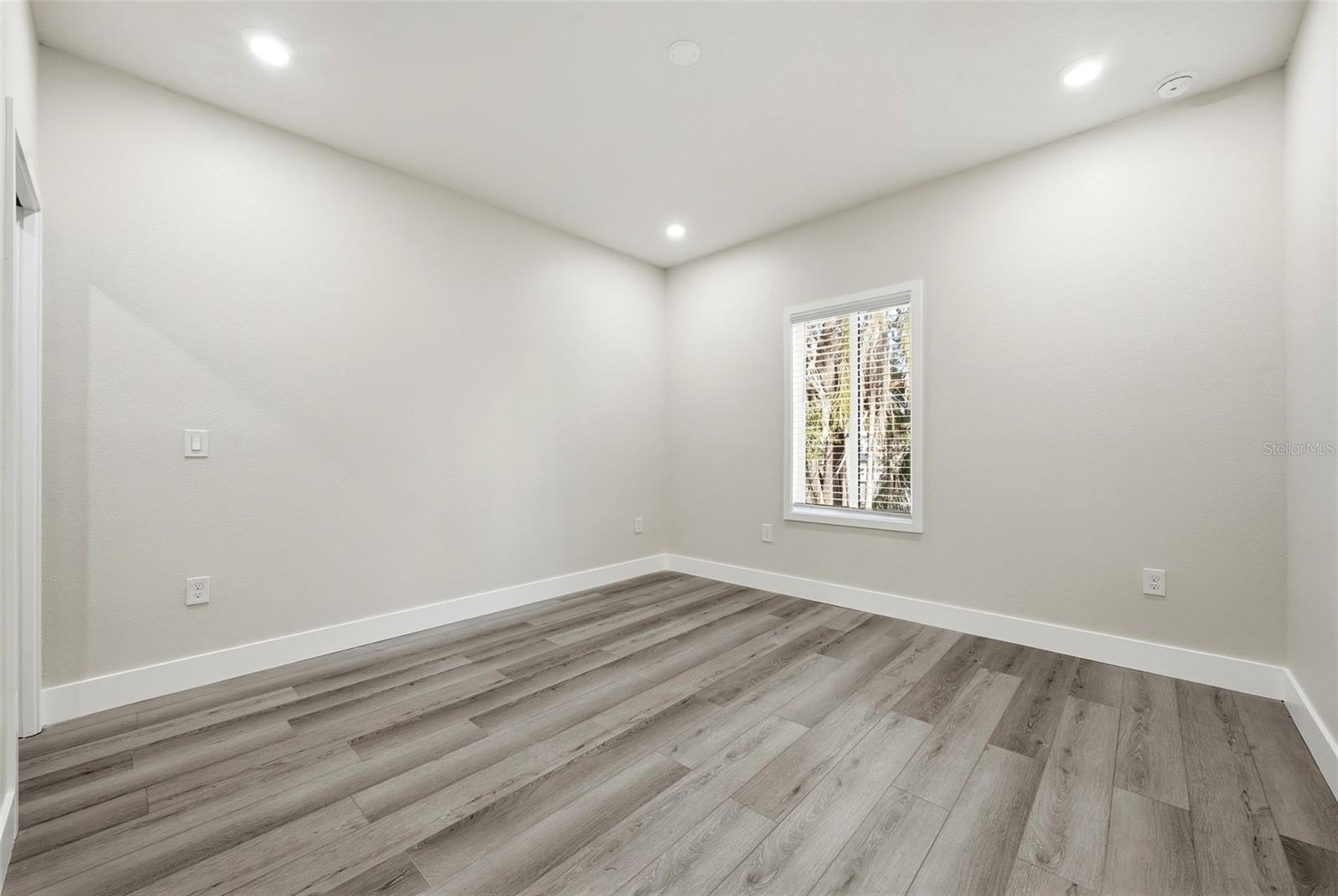 Image 18 of 44 For 5663 Central Avenue