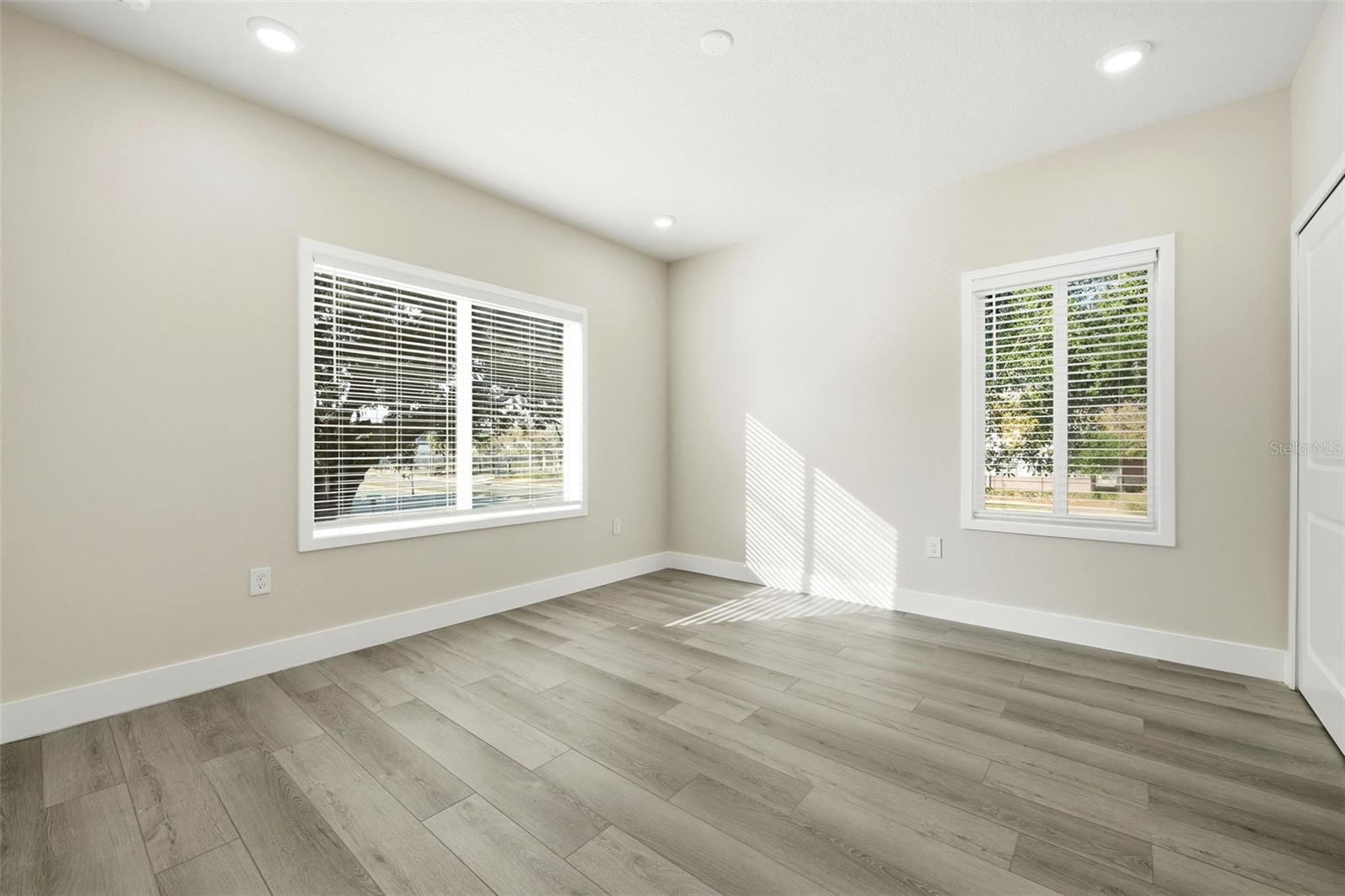 Image 26 of 44 For 5663 Central Avenue