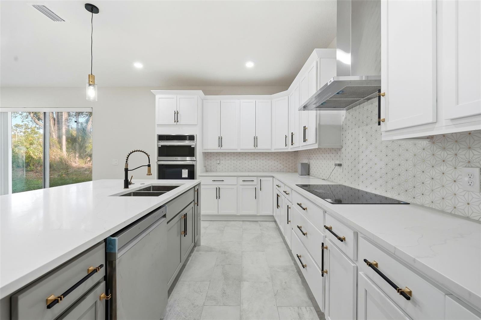 Image 7 of 44 For 5663 Central Avenue